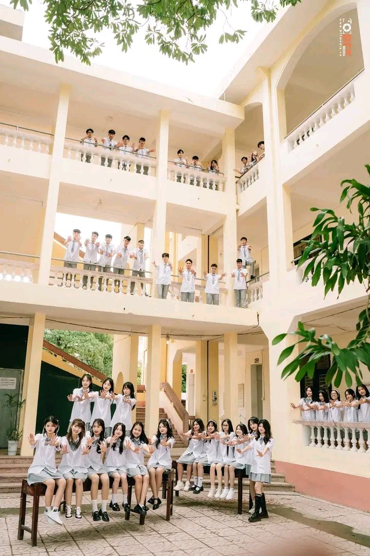 Khoảnh khắc 12
